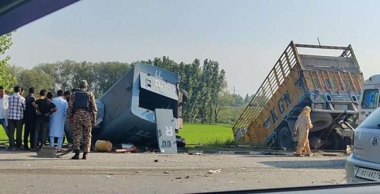 Two CRPF men, Truck driver injured in accident at Pantha Chowk bypass