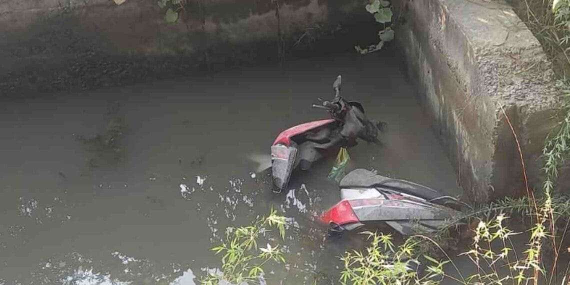 Driver dies after scooty falls into water stream in Srinagar