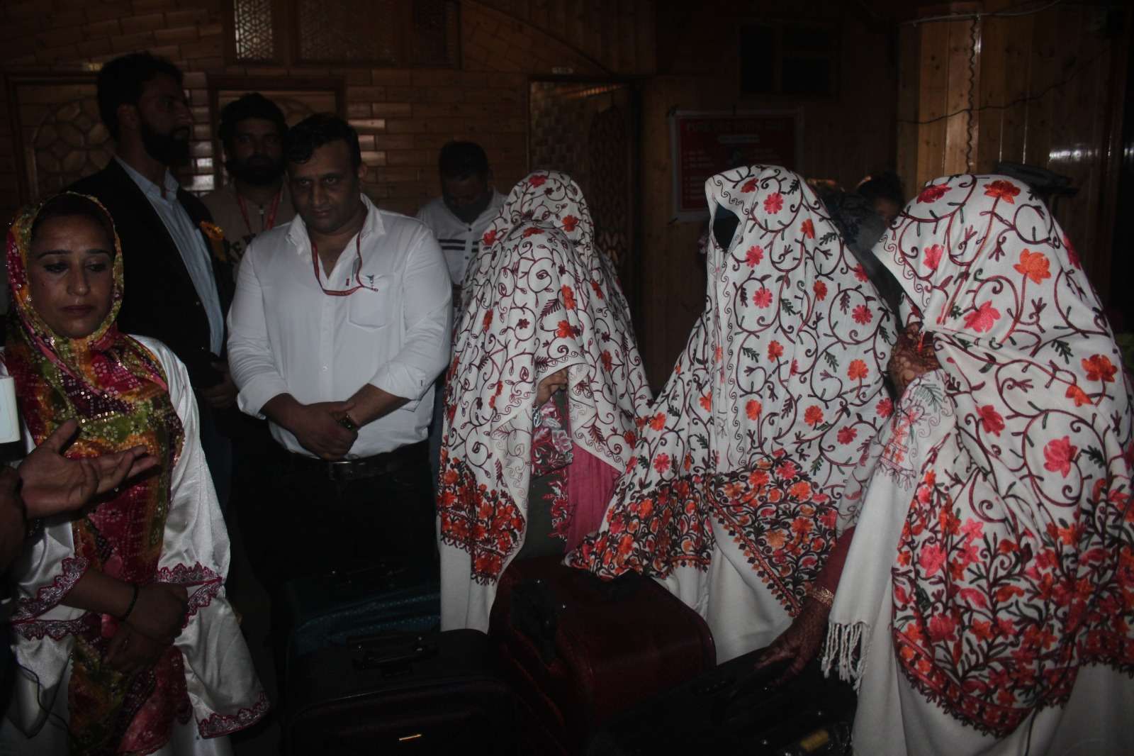 Muhammad Yakub Dunoo, NLP Central Kashmir Incharge, Commends Smile Foundation for Distributing Marriage Assistance Kits to Orphaned and Deserving Girls in Srinagar