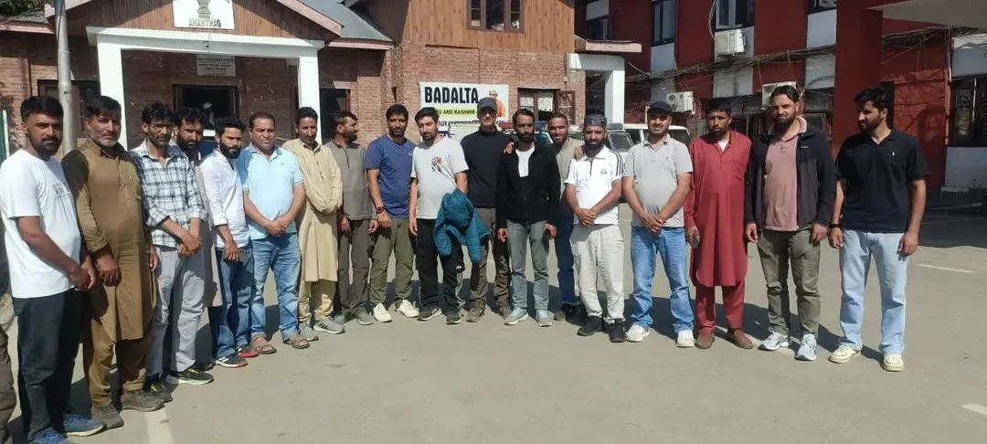 Pahalgam Trade & Civil Society Alliance Delegation Meets DC Anantnag, Seeks Reopening of Tourist Spots