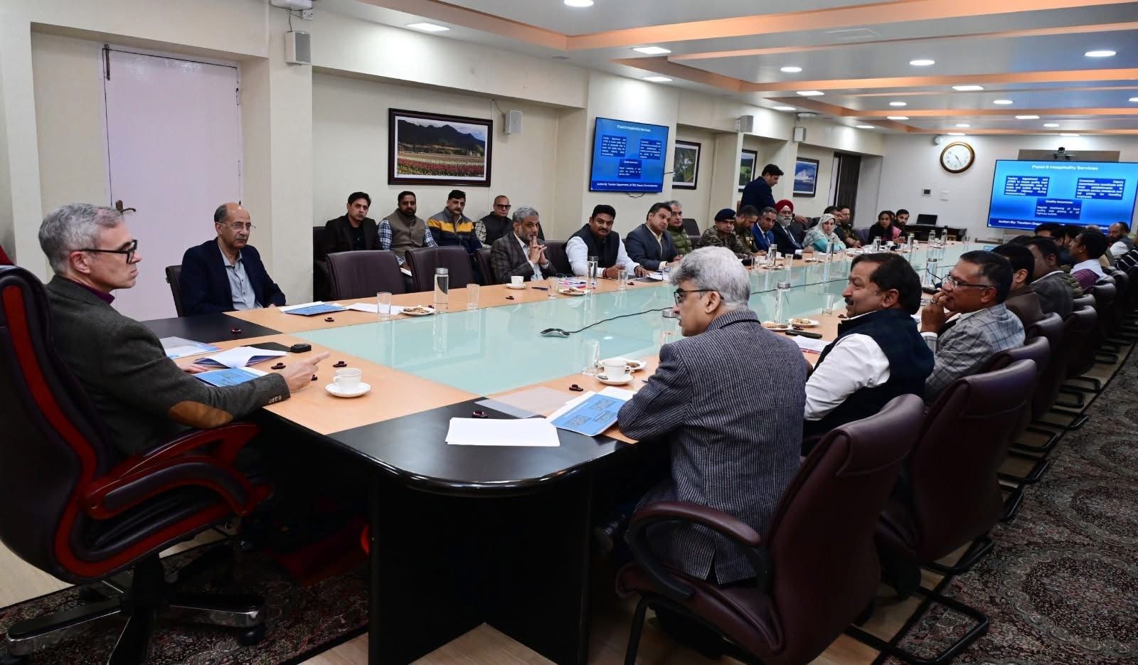 CM Omar Abdullah reviews arrangements for Darbar Move